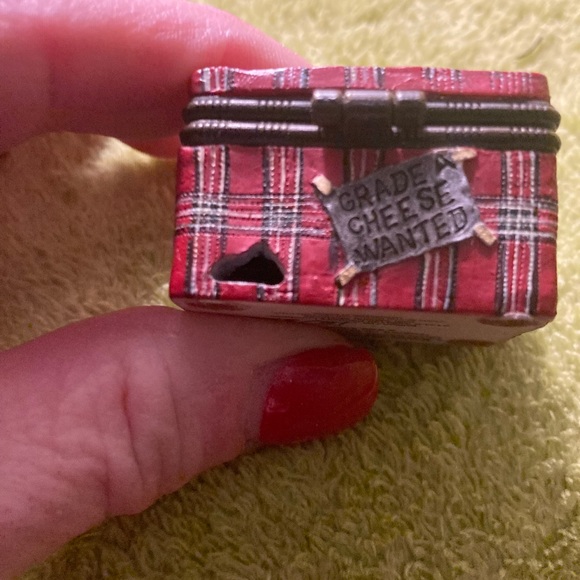 Boyds Bears Uncle Bean's Treasure Box lunch - Picture 3 of 5